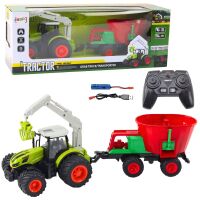 Landwirtschaftlicher Traktor mit Sämaschine und...